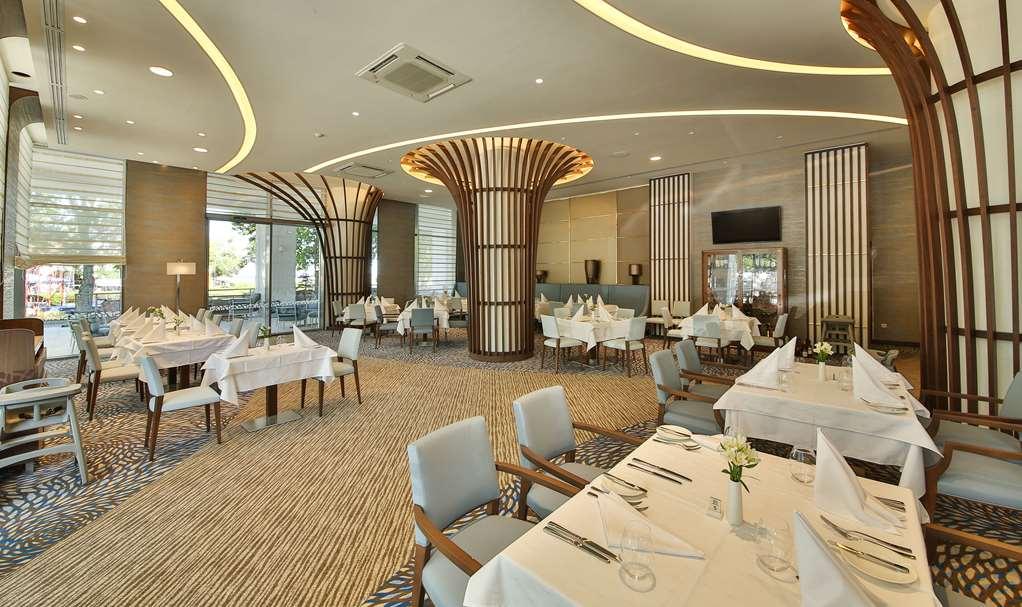 Maritim Hotel Paradise Blue Албена Ресторант снимка