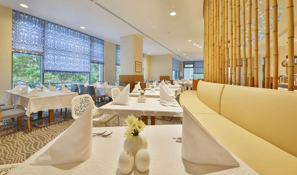 Maritim Hotel Paradise Blue Албена Ресторант снимка