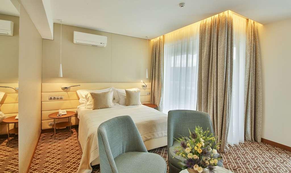 Maritim Hotel Paradise Blue Албена Стая снимка