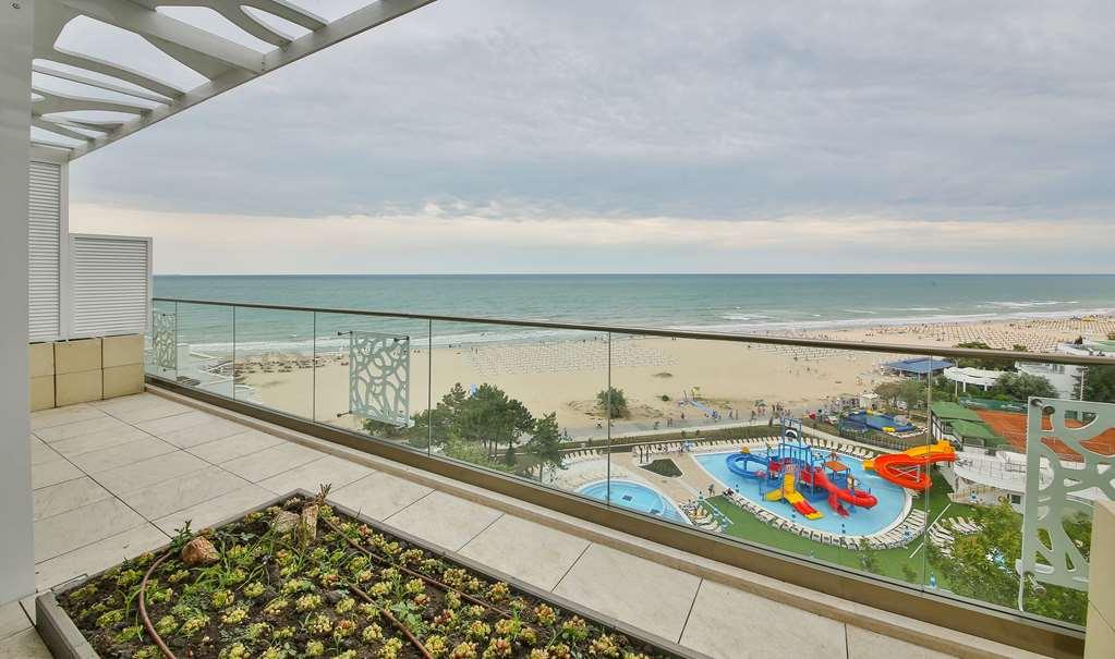Maritim Hotel Paradise Blue Албена Стая снимка