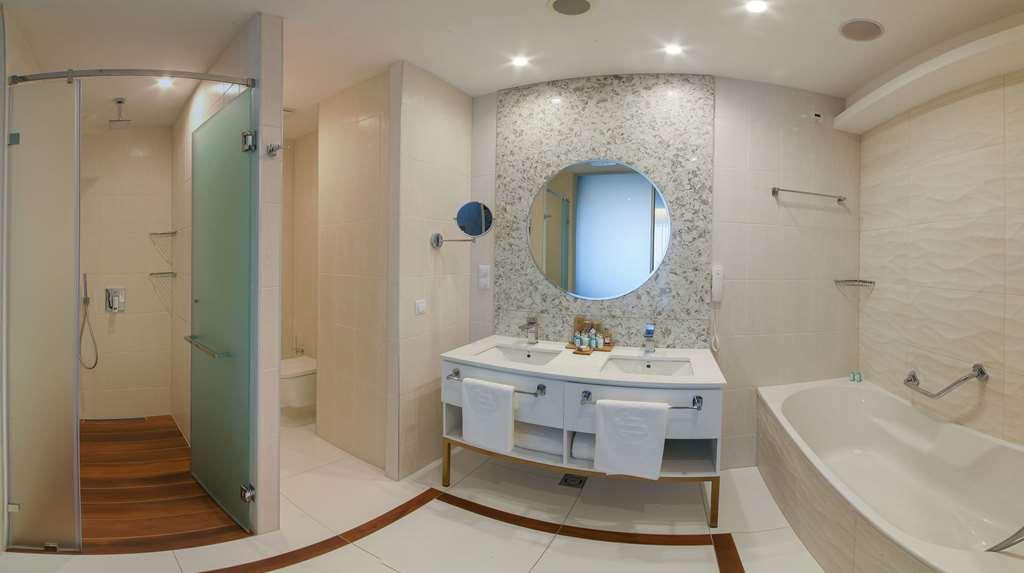 Maritim Hotel Paradise Blue Албена Стая снимка