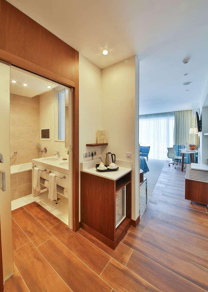 Maritim Hotel Paradise Blue Албена Стая снимка